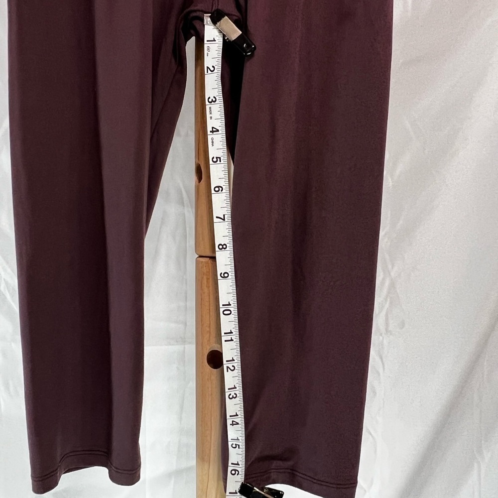 Always brand women’s cropped yoga or leggings in Plum color, One Size - Picture 3 of 5